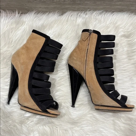 GUCCI Olimpia Ladder Strap Peep Toe Booties - Picture 4 of 16